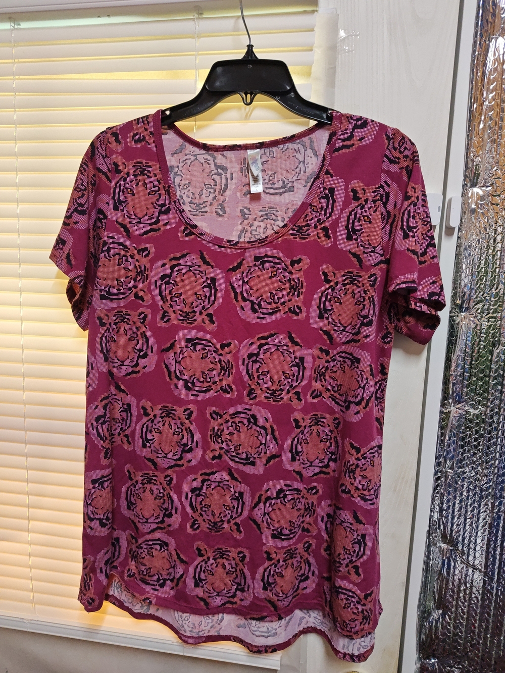 LuLaRoe Tiger Print Scoop Neck Top